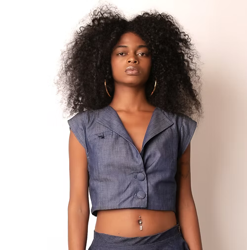 Blusa Jeans com Asas nas Costas - Liocel Sustentável | TA Studios