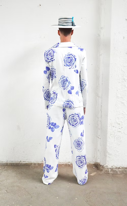 Blazer Rosas Azuis em Viscose Ecovero: Alfaiataria Sustentável