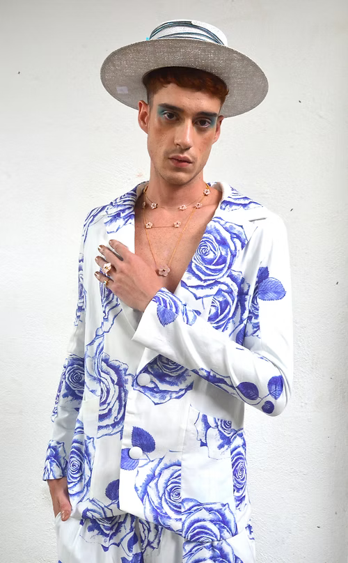 Blazer Rosas Azuis em Viscose Ecovero: Alfaiataria Sustentável