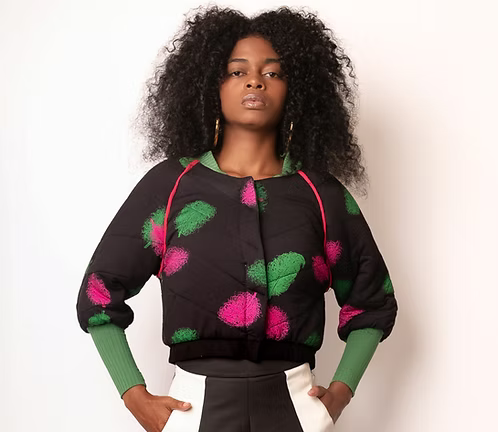 Bomber Cropped Penas - Moletom Sustentável com Matelassê - TA Studios (