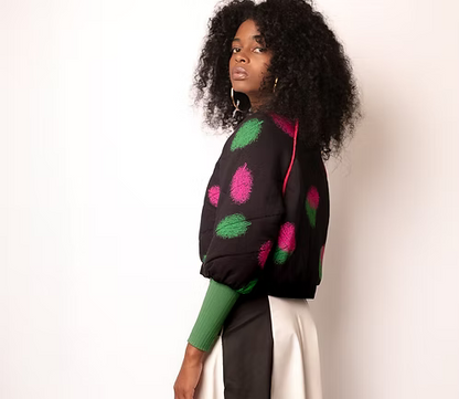 Bomber Cropped Penas - Moletom Sustentável com Matelassê - TA Studios (