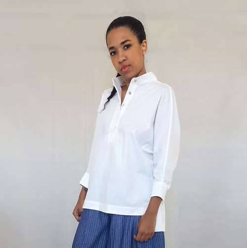 Camisa de Algodão com Manga Morcego: Liberdade e Estilo