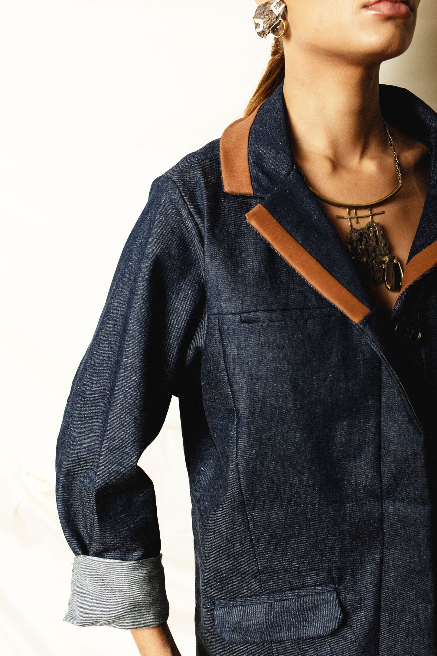 Jaqueta longa, indigo natural,  TA Studios.