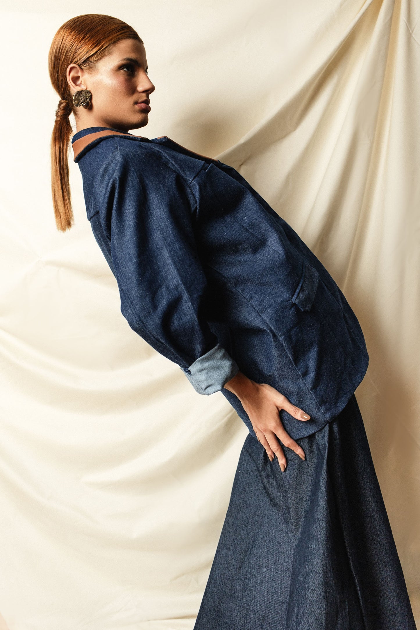 Jaqueta longa, indigo natural,  TA Studios.