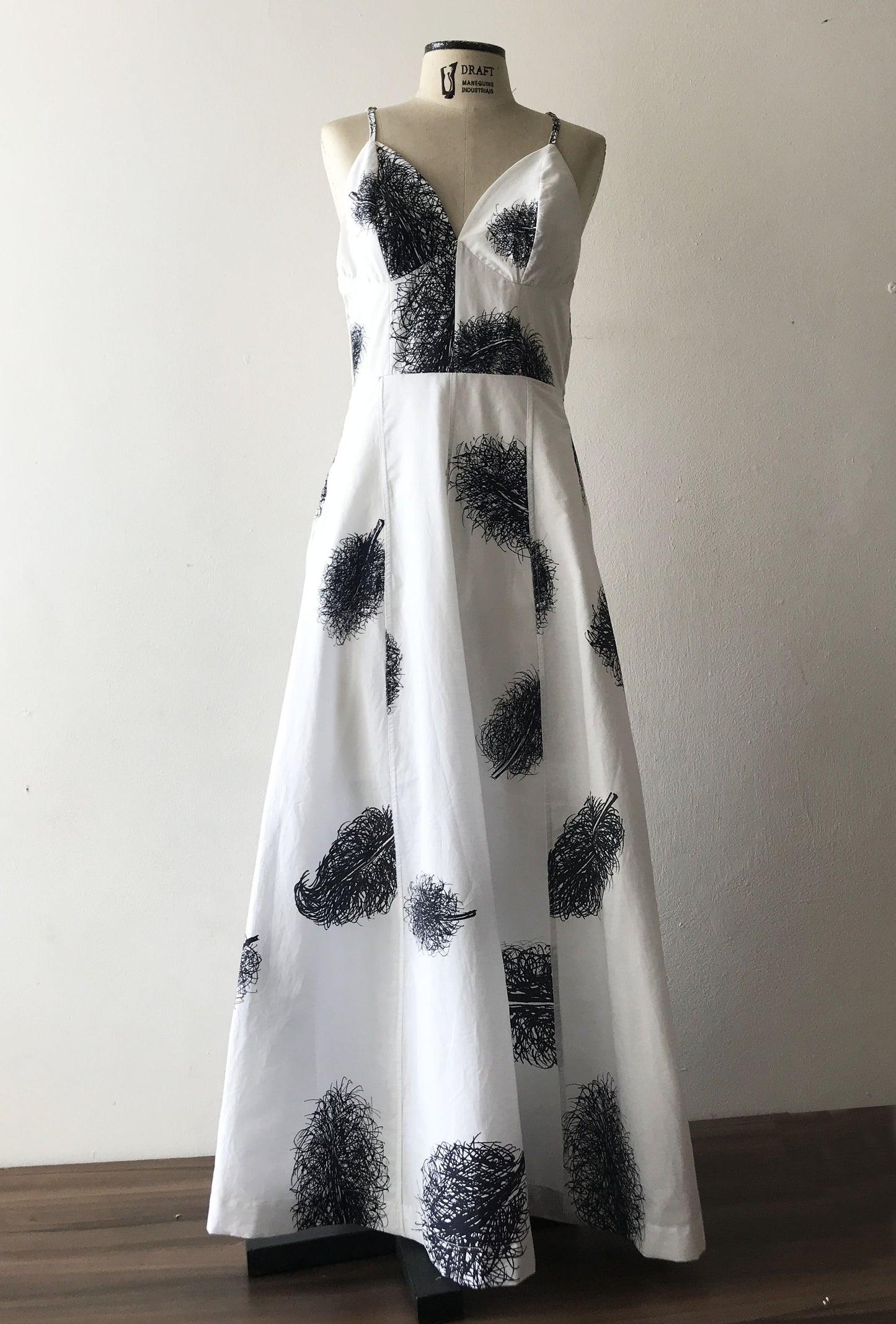 Vestido longo Algodão, estampa exclusiva Bird. TA Studios