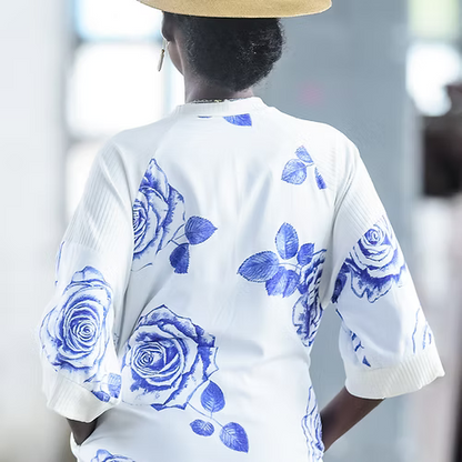 Bomber Manga Curta Rosas Azuis Viscose Ecovero - TA Studios