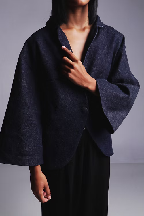 Blazer Kimono Jeans Índigo - Design Atemporal. TA Studios
