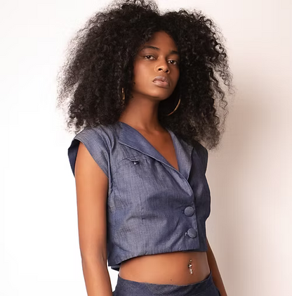 Blusa Jeans com Asas nas Costas - Liocel Sustentável | TA Studios