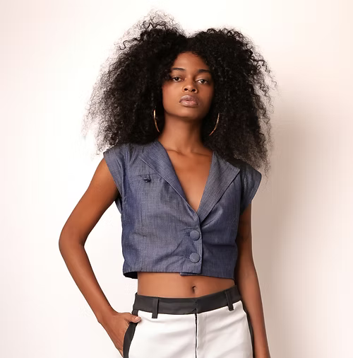 Blusa Jeans com Asas nas Costas - Liocel Sustentável | TA Studios